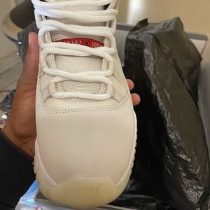 White Jordan 11